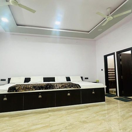 Hotel Rudra Residency Near Railway Station Mathura Exterior photo