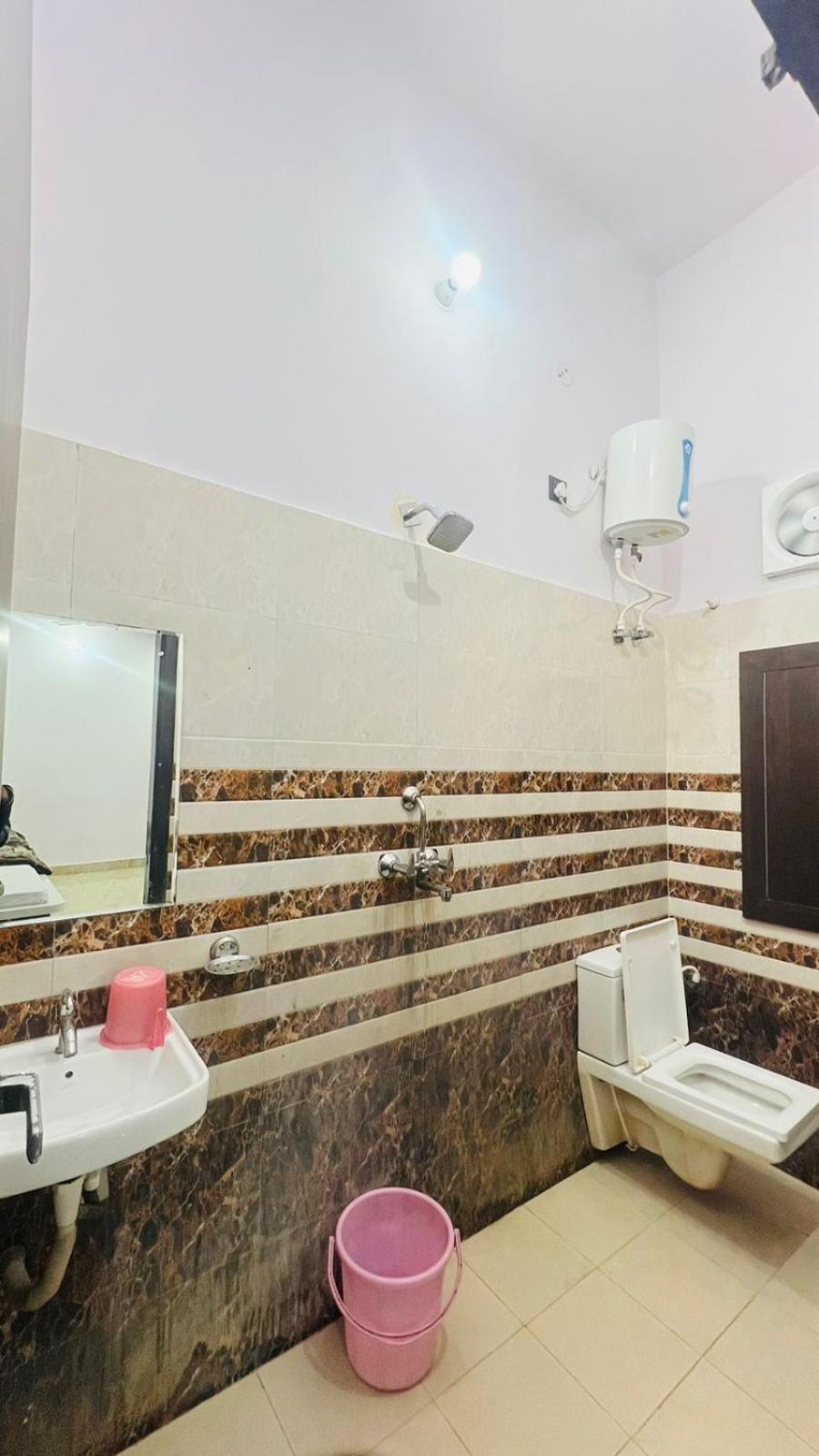 Hotel Rudra Inn , Near Railway And Bus Station , Shree Krishna Janambhoomi At 6 Min Distance , Free Parking Mathura Exterior photo