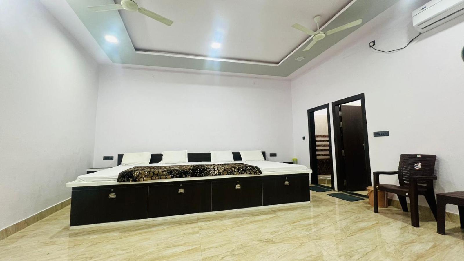 Hotel Rudra Residency Near Railway Station Mathura Exterior photo