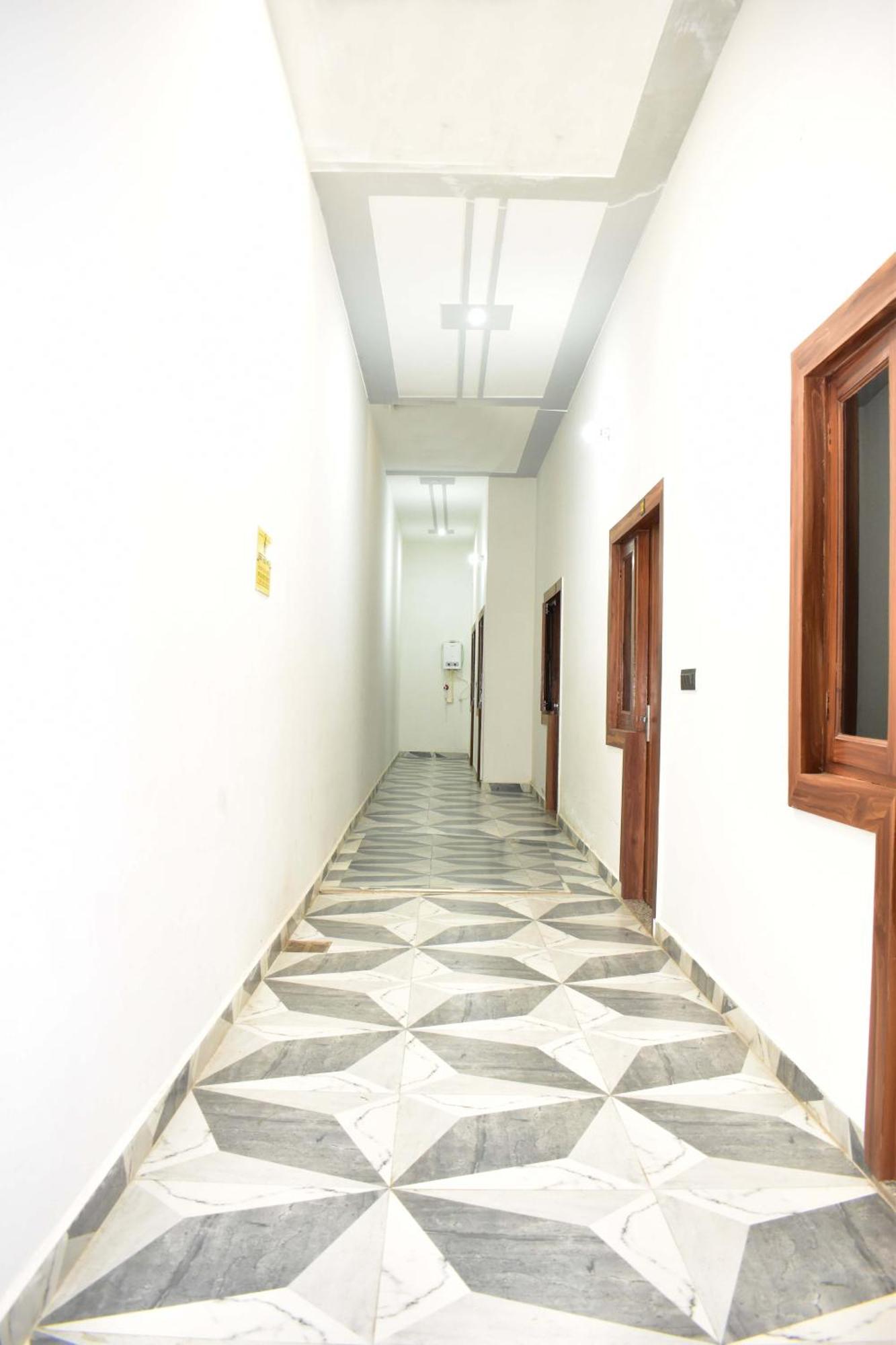 Hotel Rudra Residency Near Railway Station Mathura Exterior photo