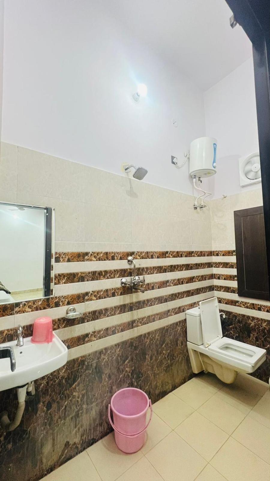 Hotel Rudra Residency Near Railway Station Mathura Exterior photo